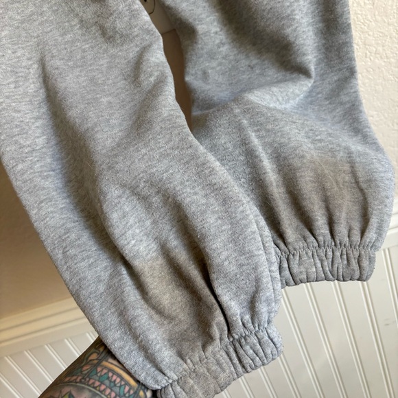 Medium no tag Graphic Gray Sweatpants with Red, Black & Yellow Print - Picture 8 of 8